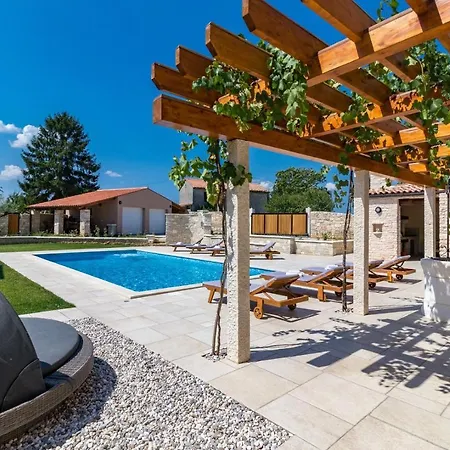 Racan Villa *